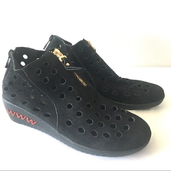 Black Wedged Shoes Size  6 - Picture 1 of 6